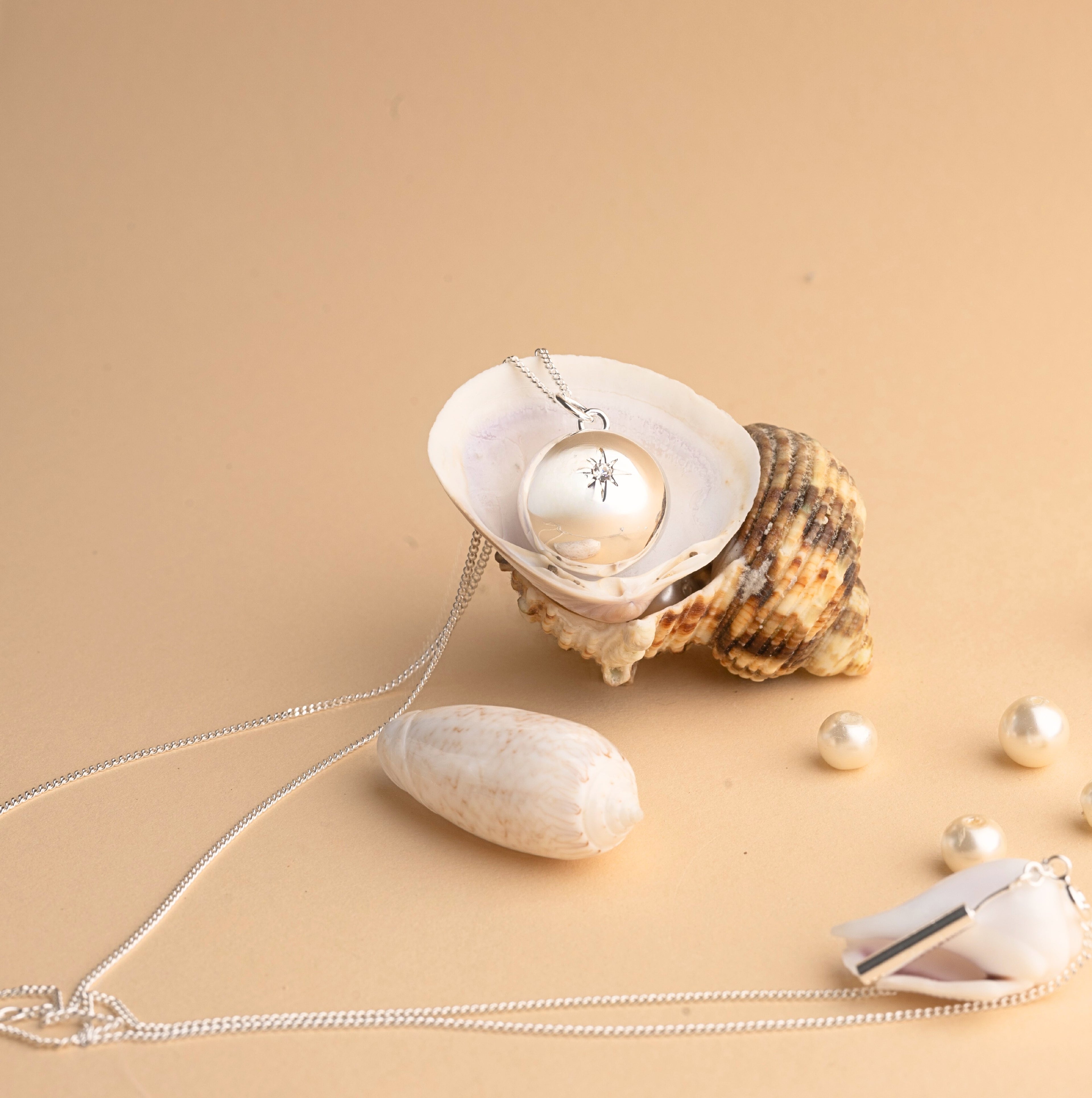 Hladká strieborná retiazka