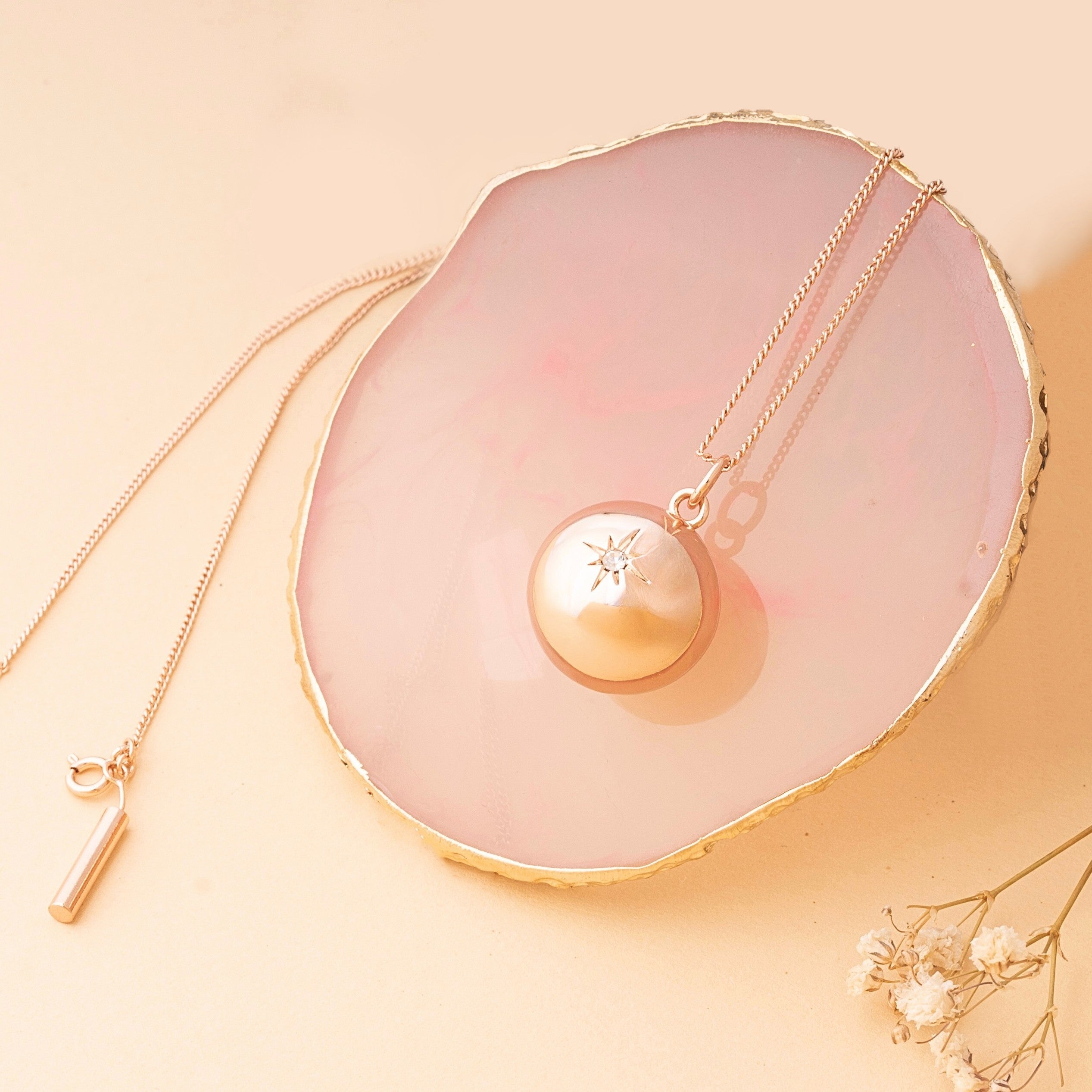 Rolnička Stella Lucia v měděném odstínu – detail povrchu a tvaru