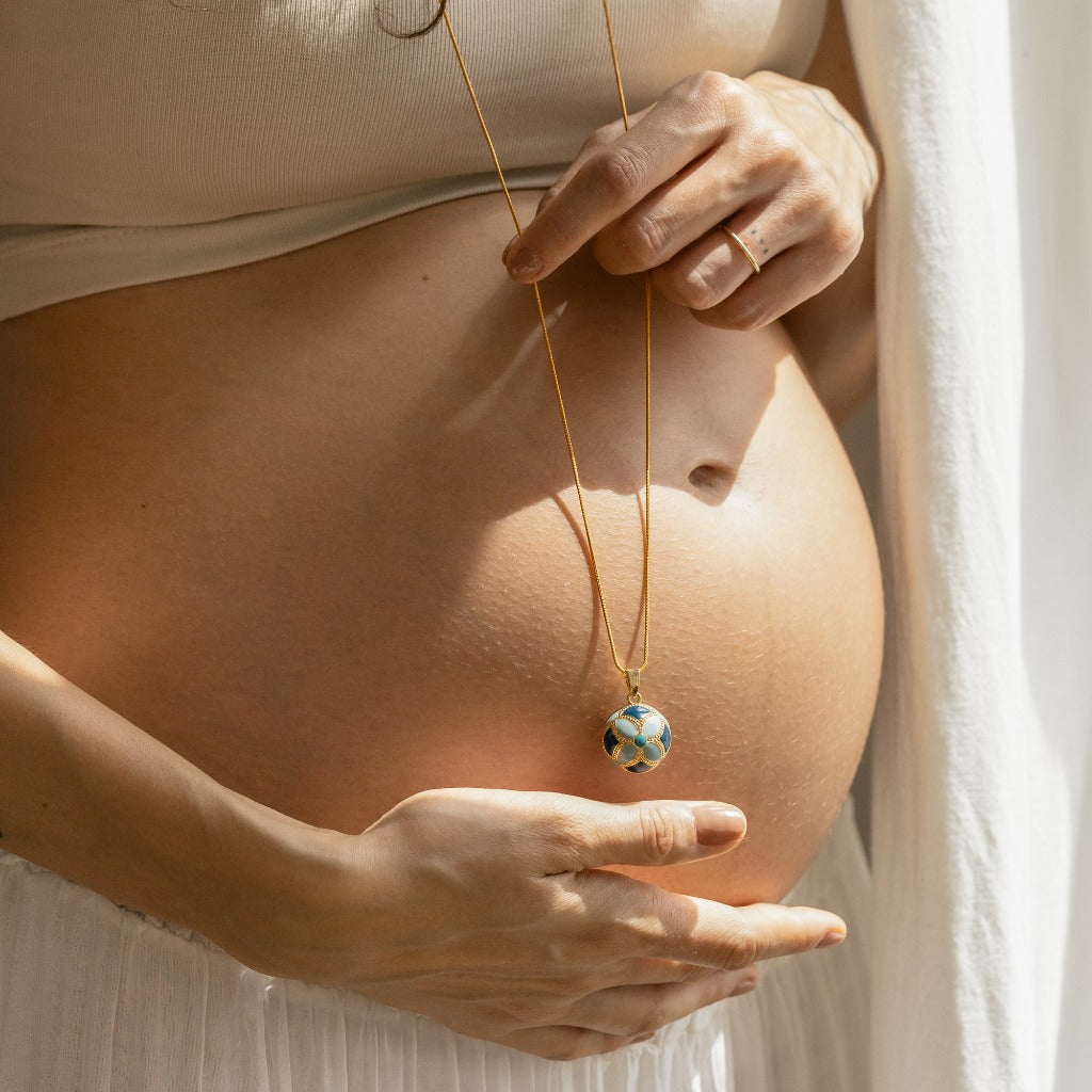 Rolnička Hannah – detail zdobeného ornamentálního designu