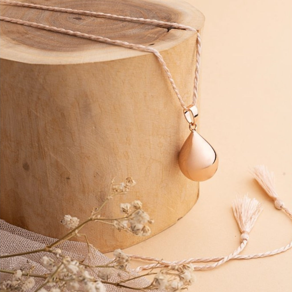 Rolnička Kapka lásky v měděném provedení – detail kapkovitého tvaru